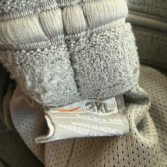 Nike Vinatge LeBron shorts - Picture 3 of 3